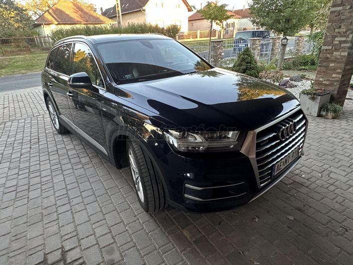 AUDI Q7 3.0 V6 TDI quattro Tiptronic ic [7 személy]
