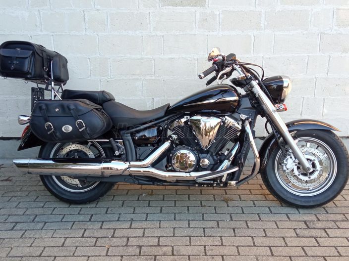 YAMAHA XVS 1300 A MIDNIGHT STAR