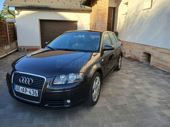 AUDI A3 1.6 FSI Attraction