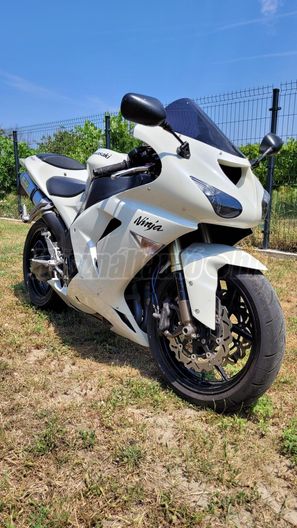 KAWASAKI ZX-10 R (NINJA)