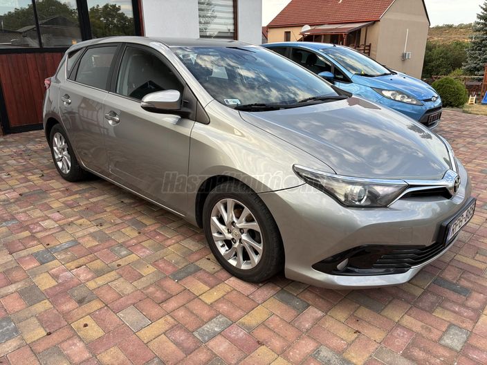 TOYOTA AURIS 1.4 D-4D Live