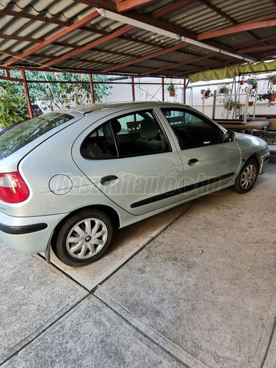 RENAULT MEGANE 1.4 16V Alize