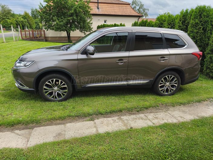 MITSUBISHI OUTLANDER 2.2 DI-D Instyle Navi 4WD