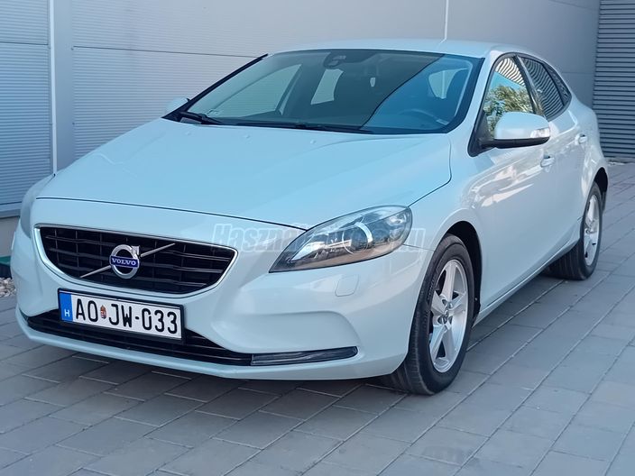 VOLVO V40 1.6 D [D2]