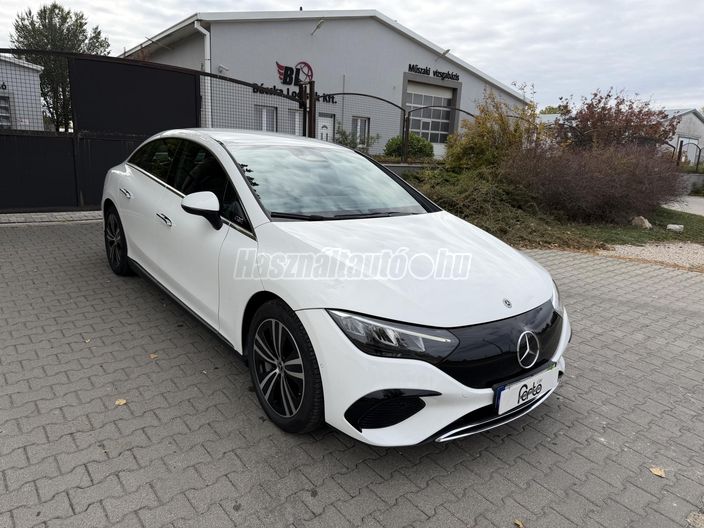 MERCEDES-BENZ EQE 300