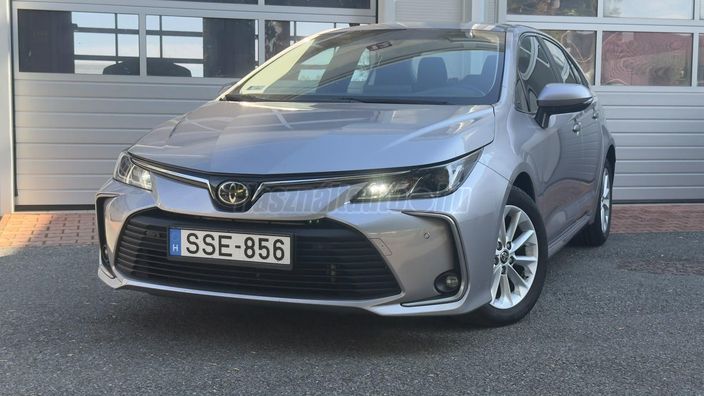 TOYOTA COROLLA Sedan 1.6 Comfort Tech