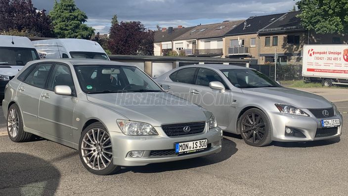 LEXUS IS 300 Sport Cross (Automata)