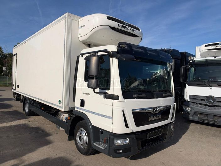 MAN TGL 12.250 4X2 HŰTŐS EMELŐHÁTFALAS