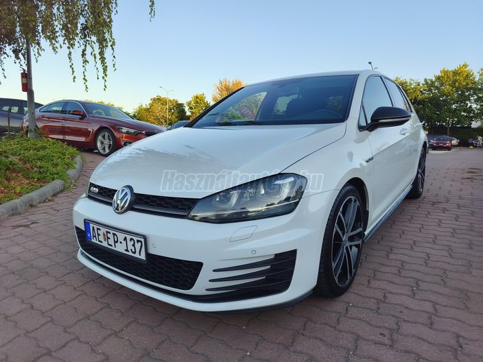 VOLKSWAGEN GOLF VII 2.0 TDI Highline