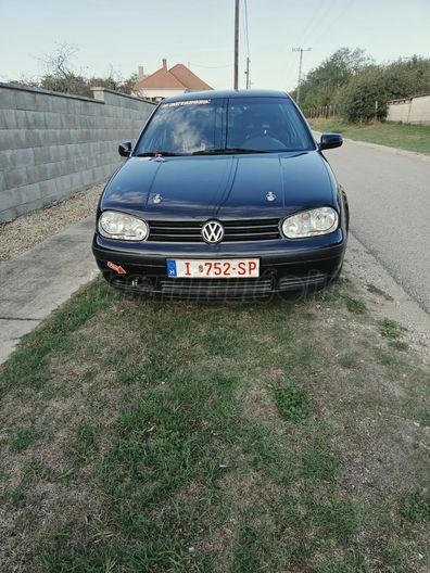 VERSENYAUTÓ EGYEDI
