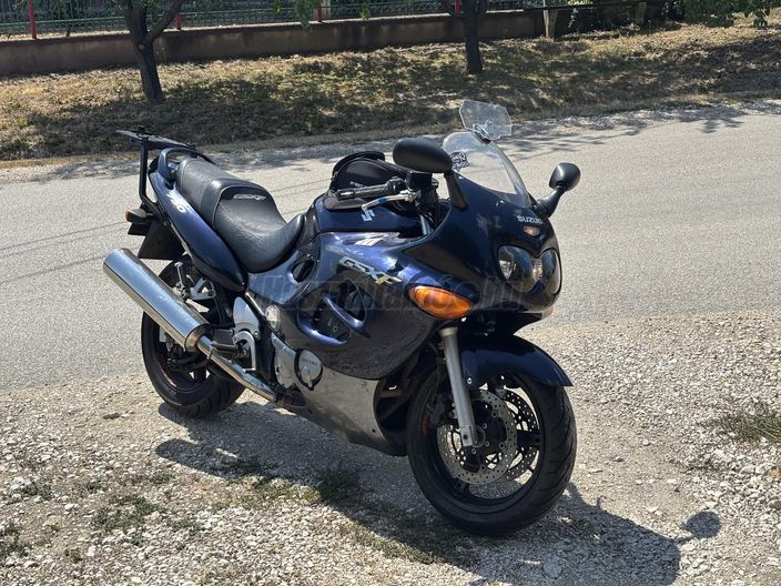 SUZUKI GSX 750 F