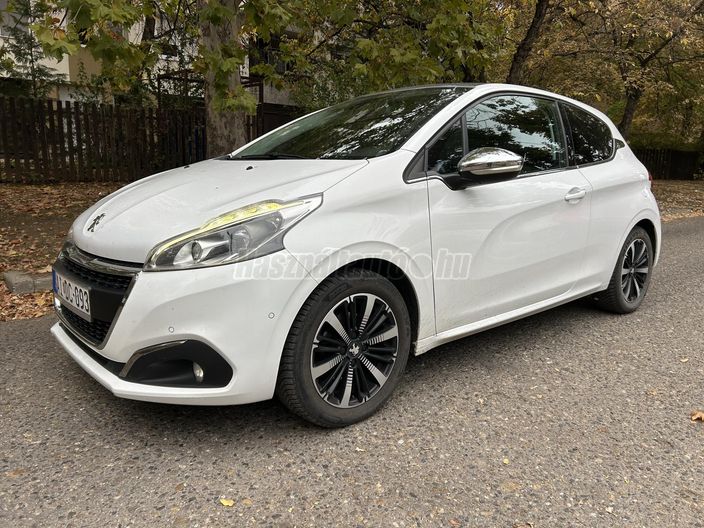 PEUGEOT 208 1.2 PureTech Allure