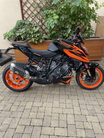 KTM 1290 SUPER DUKE R