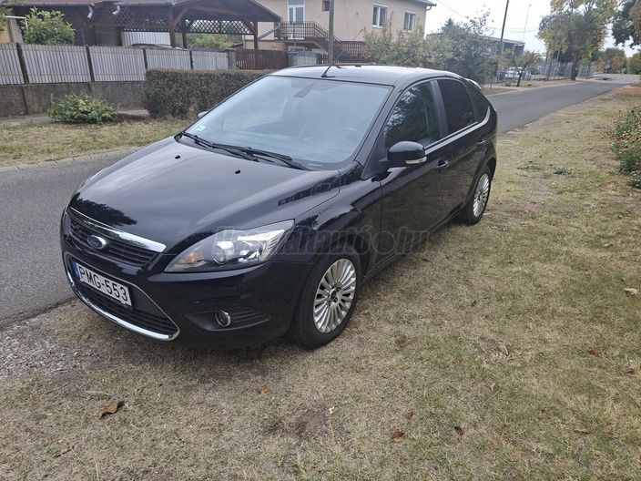 FORD FOCUS 1.8 FFV Titanium