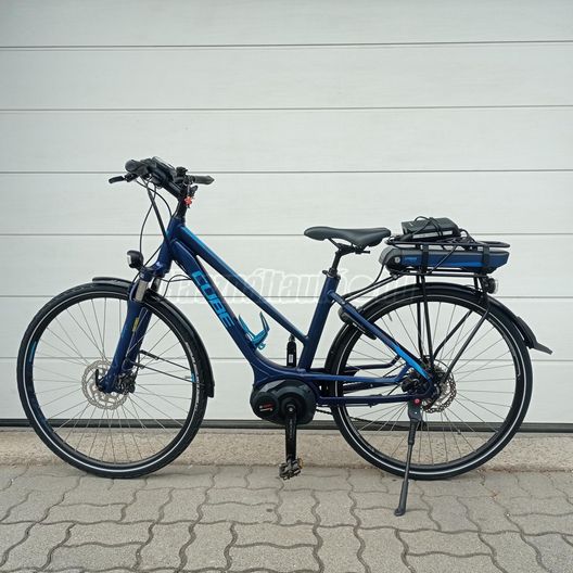 ELEKTROMOS KERÉKPÁR CUBE Bosch középmotoros E-Bike 1373 km!