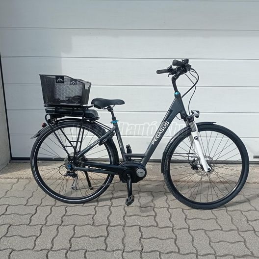 ELEKTROMOS KERÉKPÁR Pegasus Solero 8 Bosch középmotoros E-Bike 2046 km!