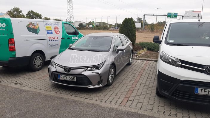 TOYOTA COROLLA Sedan 1.6 Active Business