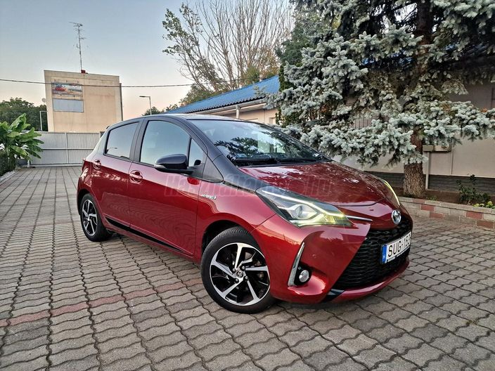 TOYOTA YARIS 1.5 VVT-i Hybrid Selection Red e-CVT