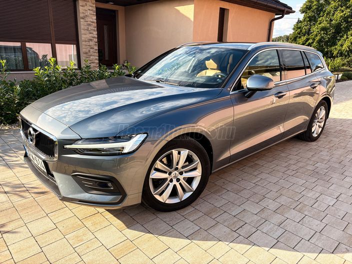 VOLVO V60 2.0 D [D4] Momentum Pro Geartronic