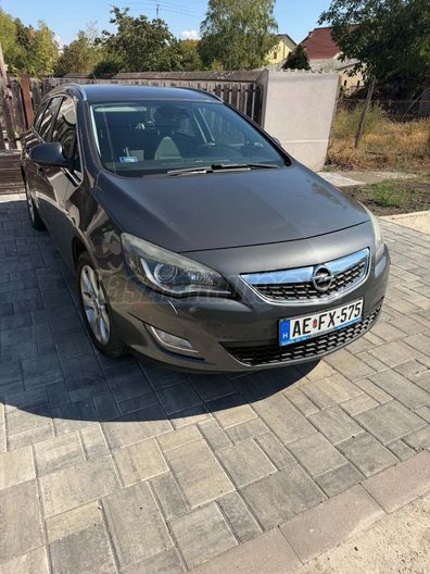 OPEL ASTRA J Sports Tourer 1.4 T Enjoy (Automata)