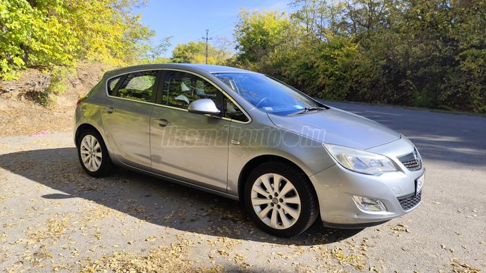 OPEL ASTRA J 1.4 T Cosmo