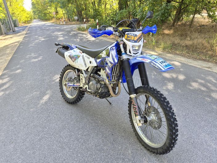 SUZUKI DR-Z 400
