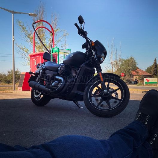 HARLEY-DAVIDSON STREET 750