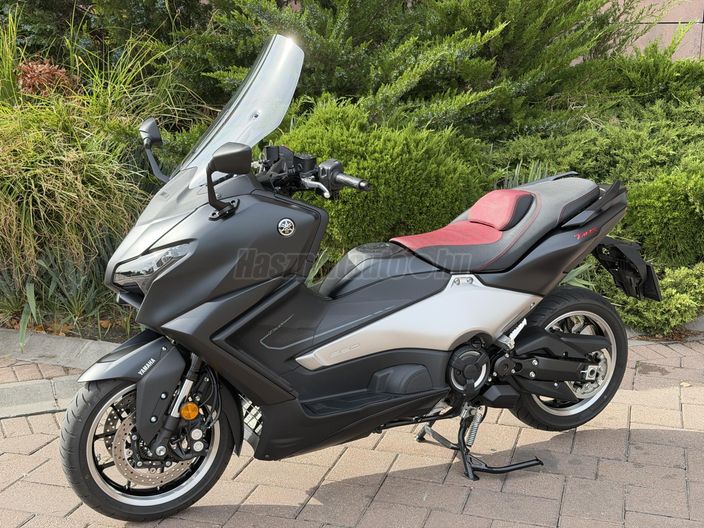 YAMAHA TMAX