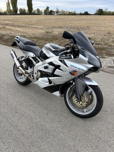 KAWASAKI ZX-6R (NINJA)