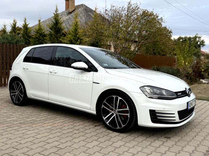 VOLKSWAGEN GOLF VII 2.0 GTD BMT Highline