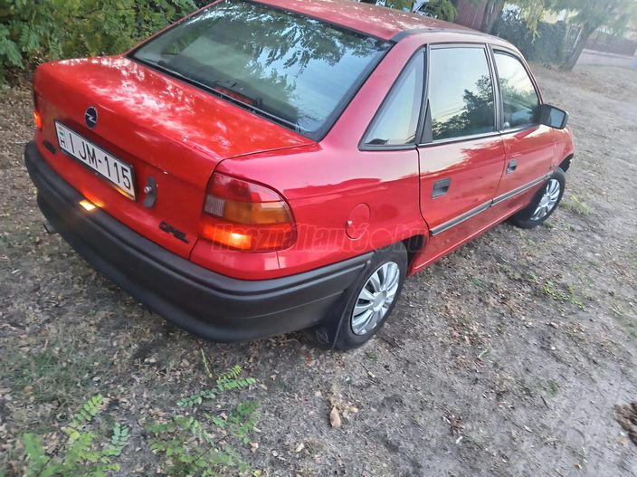 OPEL ASTRA F 1.4i Safe Tec SE
