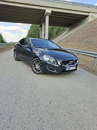 VOLVO S60 2.0 D [D3] Summum Geartronic