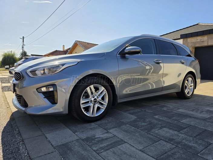 KIA CEE'D Ceed SW 1.6 CRDi HP Hybrid Gold DCT