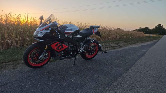 APRILIA RSV4