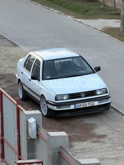 VOLKSWAGEN VENTO 1.9 TDI CL