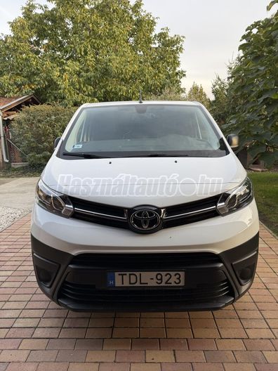 TOYOTA PROACE 2.0 D-4D Combi Base L2H1