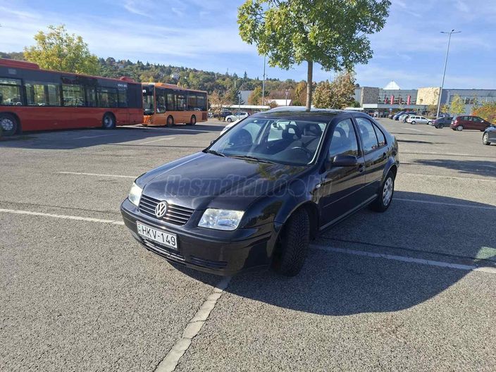 VOLKSWAGEN BORA 1.4 Comfortline