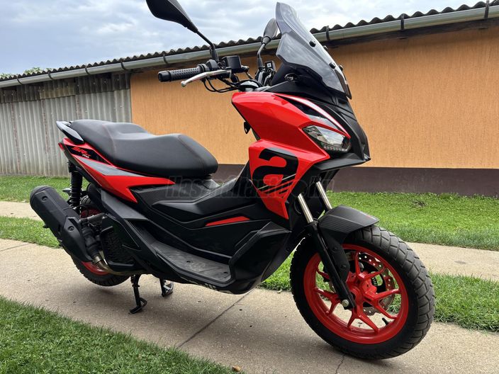 APRILIA SR GT 200