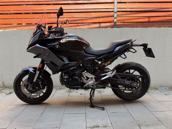 BMW F 900 XR