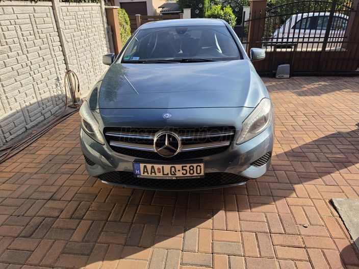 MERCEDES-BENZ A 180 (BlueEFFICIENCY) 7G-DCT
