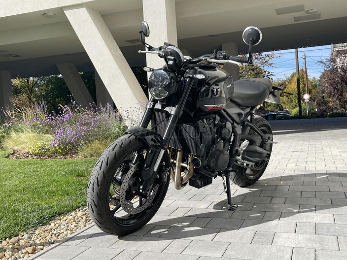 TRIUMPH TRIDENT