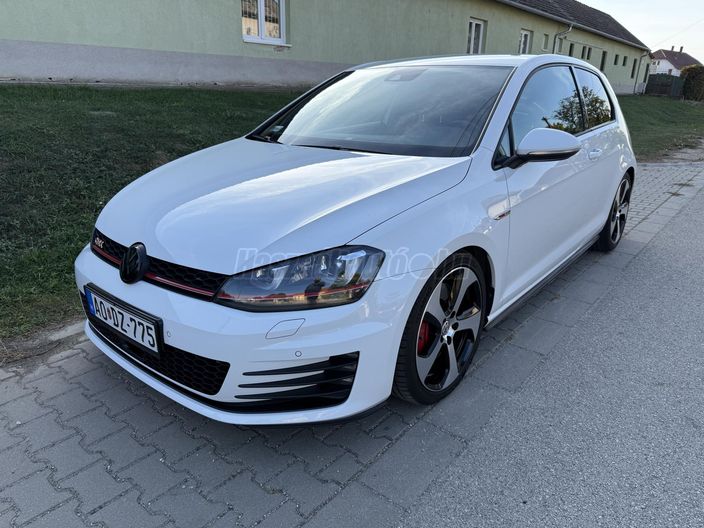 VOLKSWAGEN GOLF VII 2.0 TSI BMT GTI