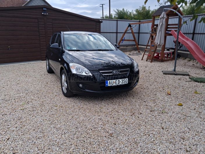 KIA CEE'D 1.4 EX