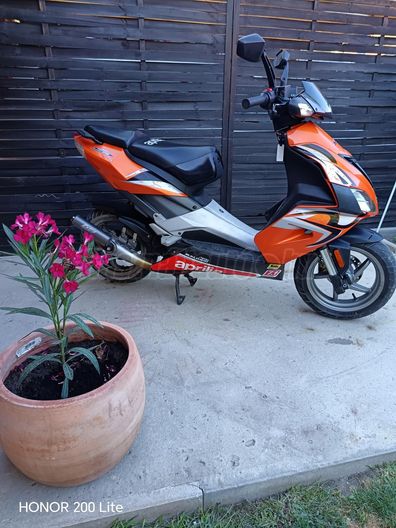APRILIA SR 50