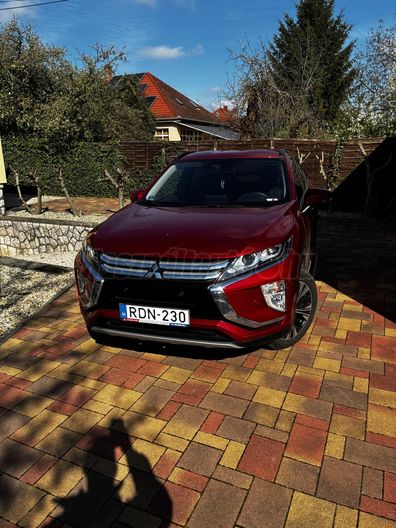 MITSUBISHI ECLIPSE CROSS 1.5 T-MIVEC Intense 4WD CVT