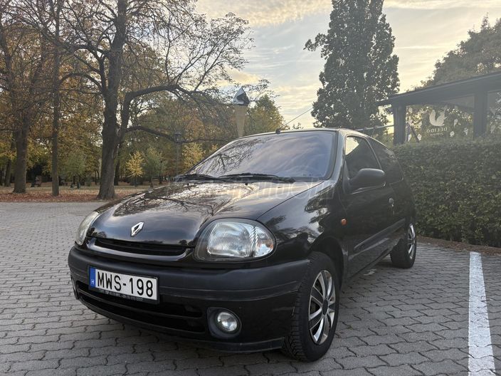 RENAULT CLIO 1.4 RT