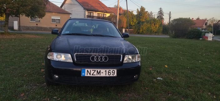 AUDI A4 1.6