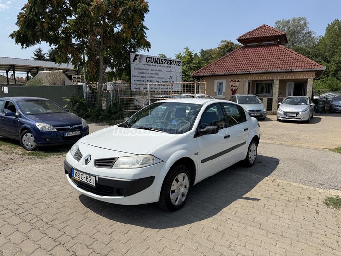 RENAULT MEGANE 1.4 Authentique Plus