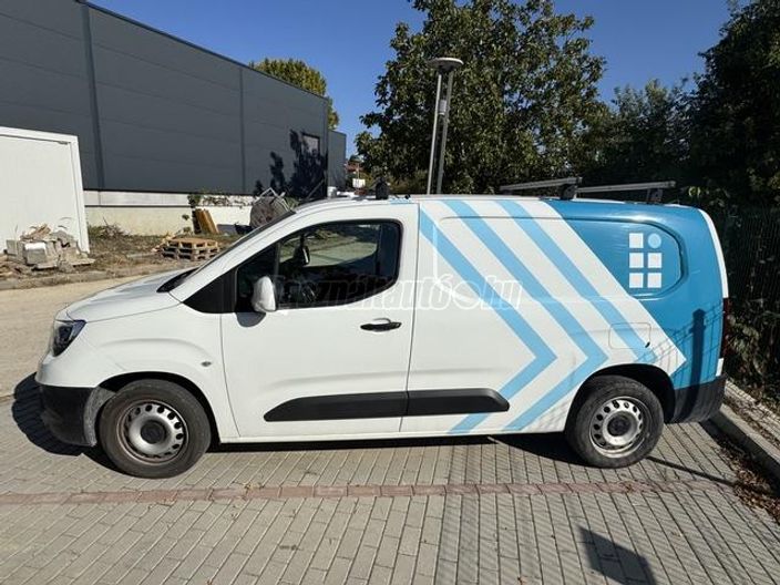 OPEL COMBO Cargo 1.5 DTH L2H1 2.4t Cargo Edition (Automata)