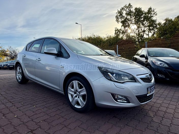 OPEL ASTRA J 1.7 CDTI Start-Stop Cosmo